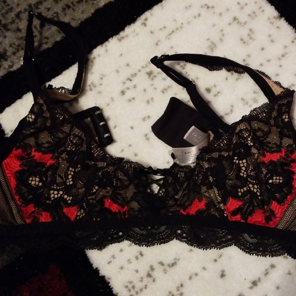 Sexy underbust balconette Victoria secret